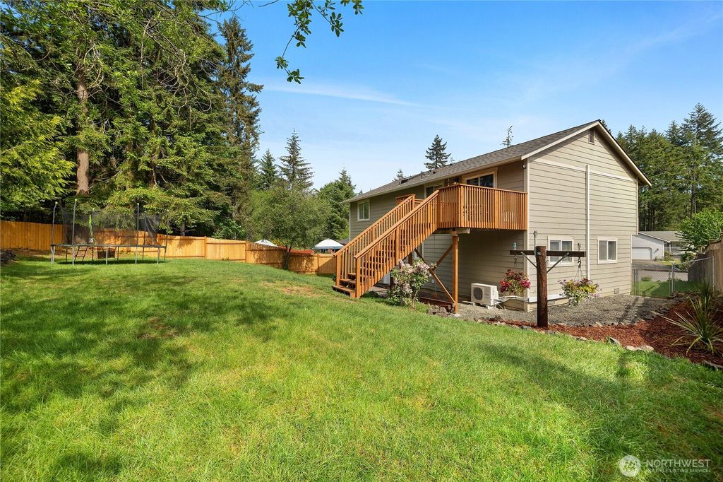 Photo of 721 W Sunset Court, Shelton, WA 98584 (MLS # 2532961)