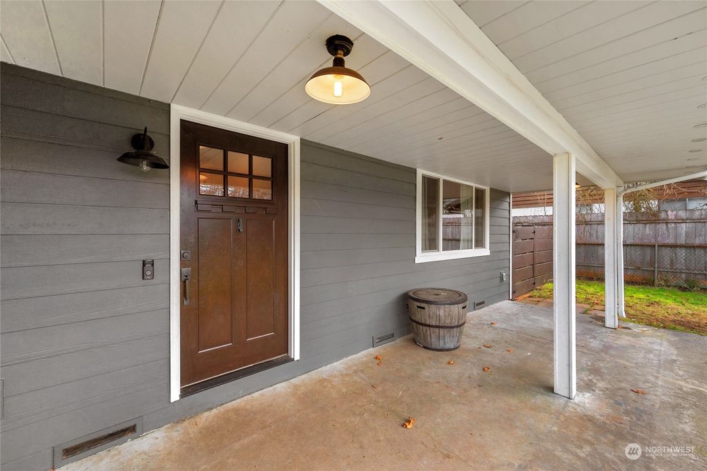 Photo of 750 S Emens Avenue, Darrington, WA 98241 (MLS # 2037858)