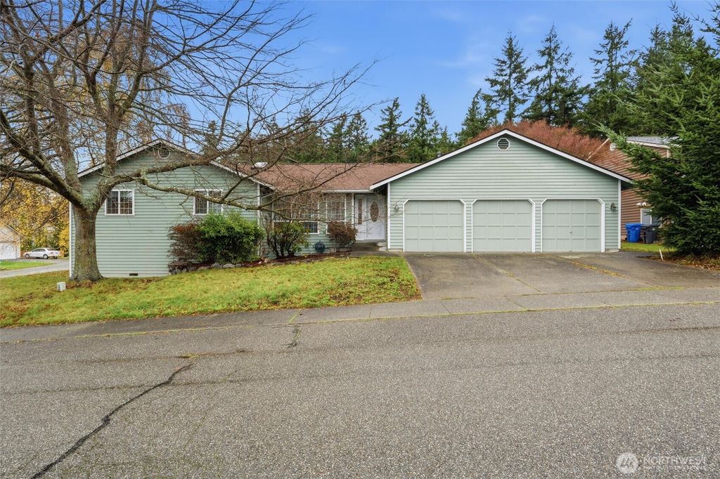 Photo of 1850 NE 11th Avenue, Oak Harbor, WA 98277 (MLS # 2460851)