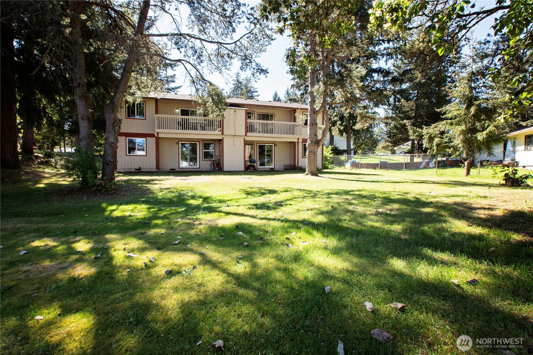 8024 N Bicentennial Loop SE