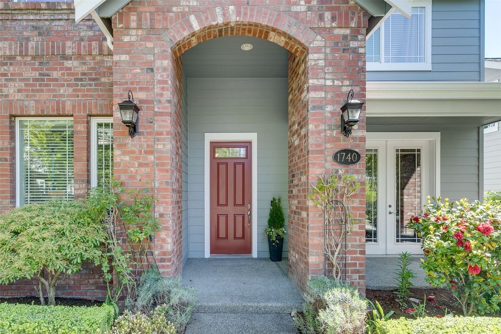 Photo of 1740 11th Avenue NE, Issaquah, WA 98029 (MLS # 2060878)