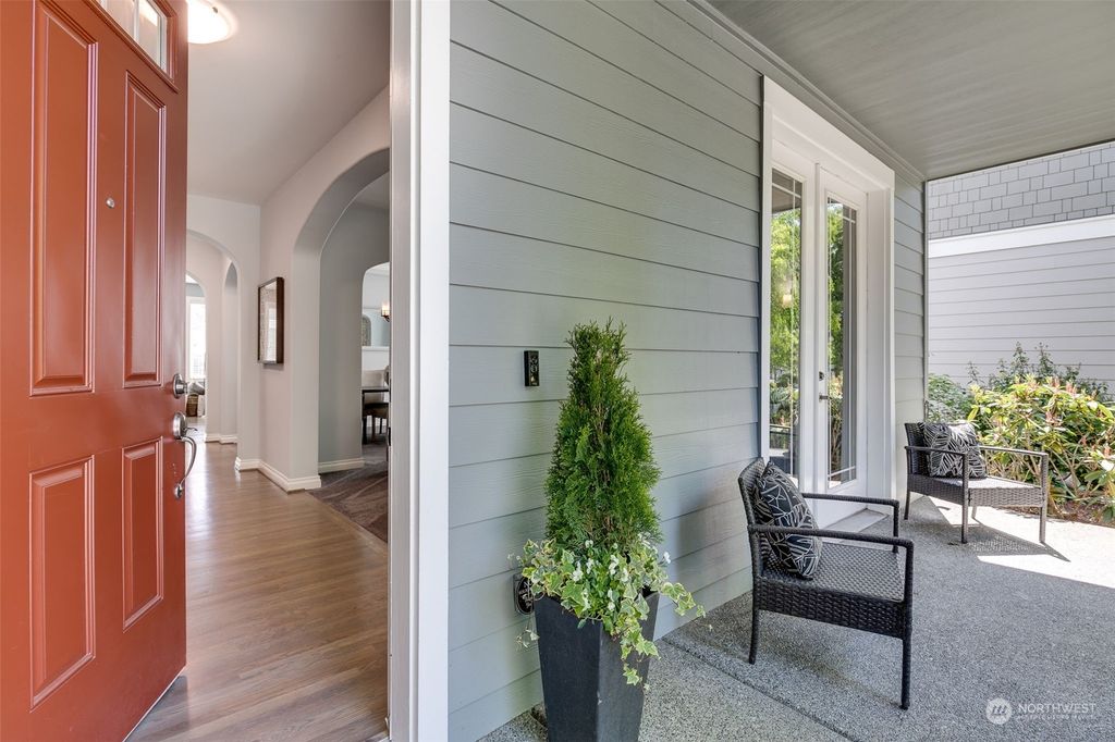 Photo of 1740 11th Avenue NE, Issaquah, WA 98029 (MLS # 2060878)