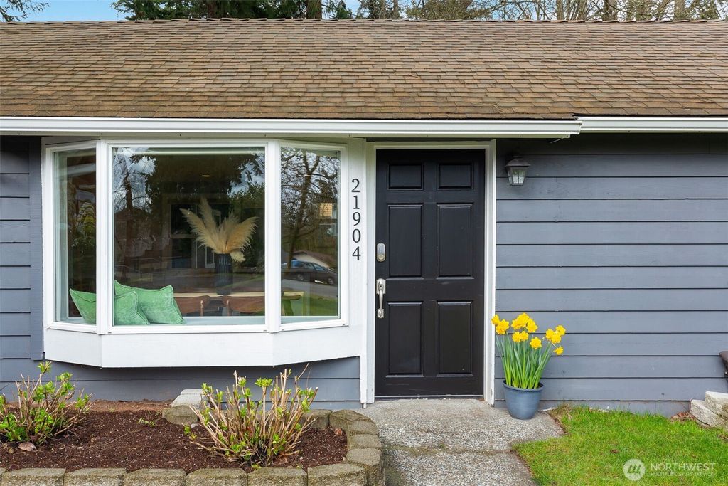 Photo of 21904 54th Avenue W, Mountlake Terrace, WA 98043 (MLS # 2318200)