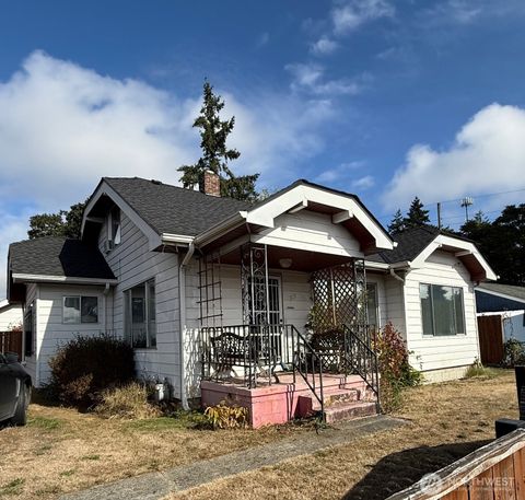 Photo of 507 112th Street S, Tacoma, WA 98444 (MLS # 2443175)
