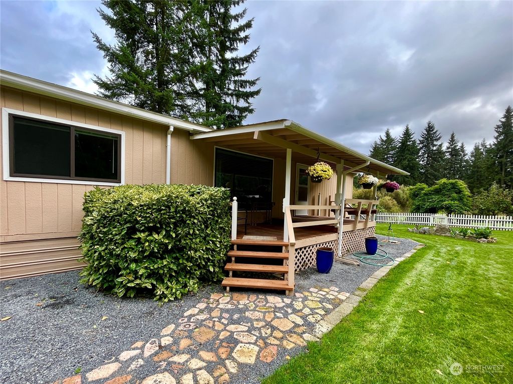 Photo of 6918 180th St SE St, Snohomish, WA 98296 (MLS # 2174854)