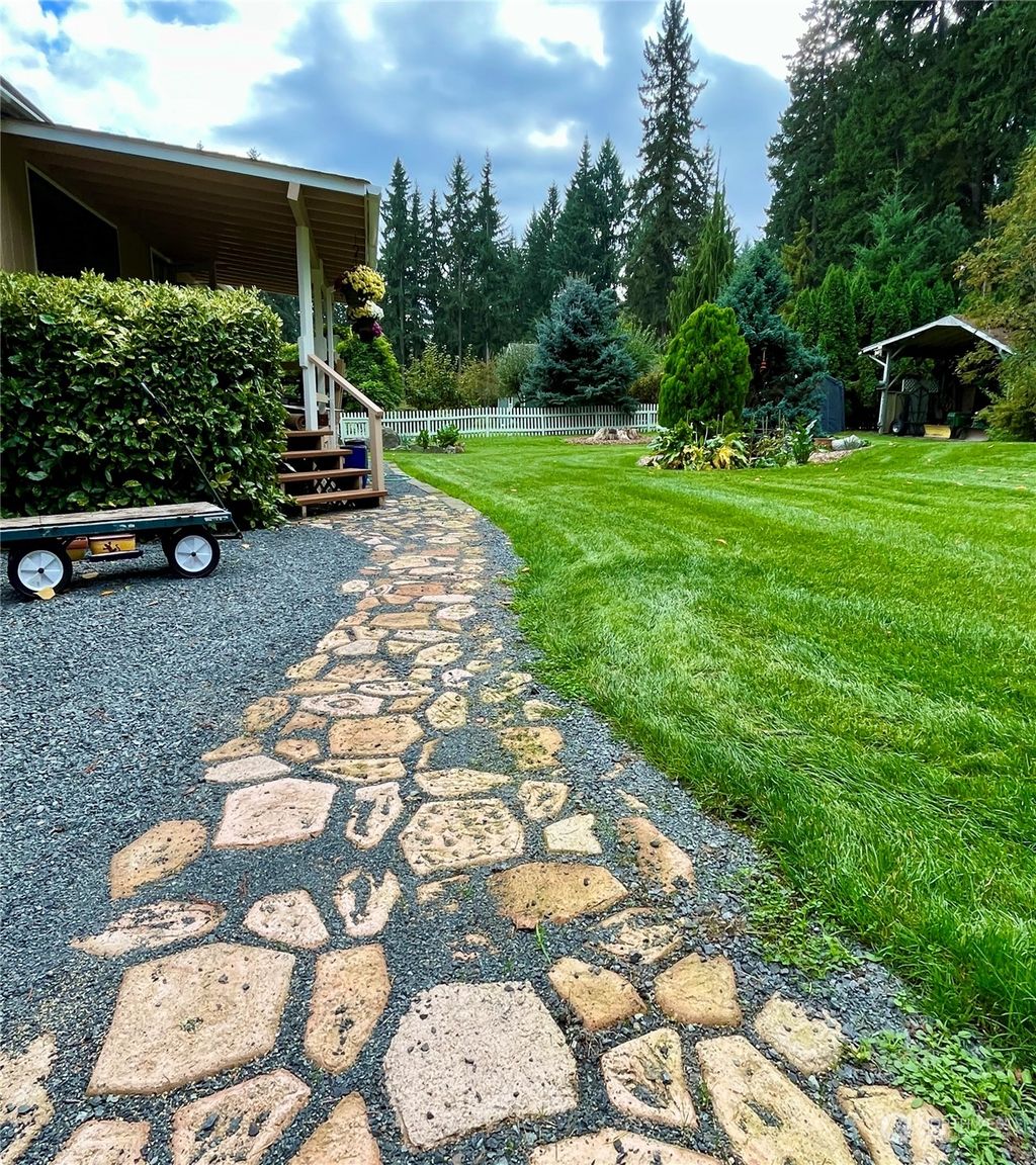 Photo of 6918 180th St SE St, Snohomish, WA 98296 (MLS # 2174854)