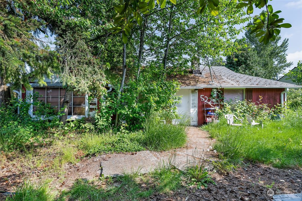 Photo of 5229 244th Street SW, Mountlake Terrace, WA 98043 (MLS # 2071535)