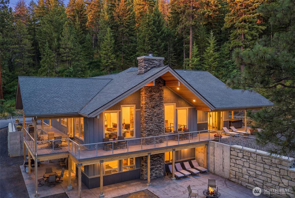 Photo of 92 Broken O Lane, Leavenworth, WA 98826 (MLS # 2535859)