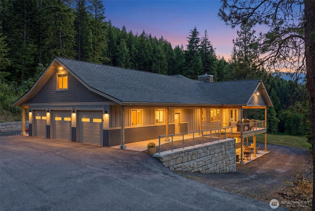 Photo of 92 Broken O Lane, Leavenworth, WA 98826 (MLS # 2535859)