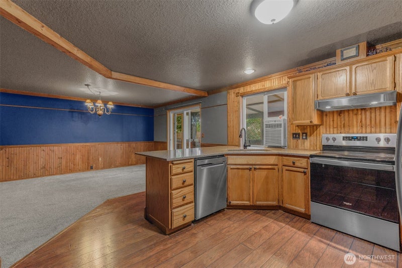 15813 NE 3rd Street