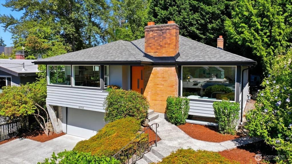 Photo of 10705 41st Place NE, Seattle, WA 98125 (MLS # 2571478)