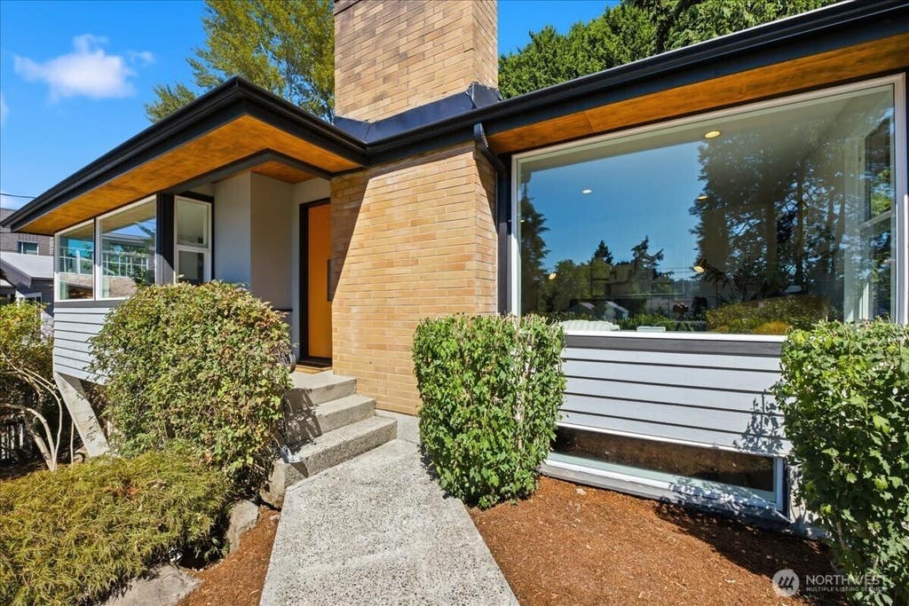 Photo of 10705 41st Place NE, Seattle, WA 98125 (MLS # 2571478)