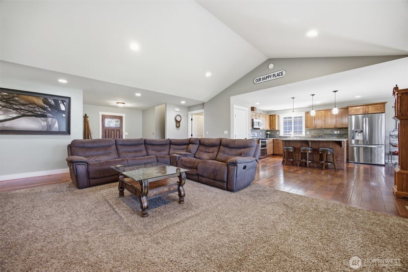 803 Mapleridge Drive