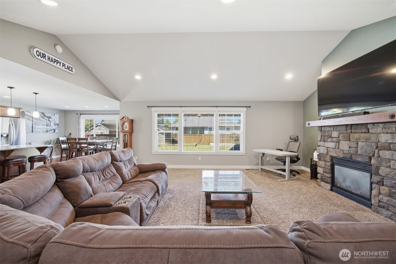 803 Mapleridge Drive