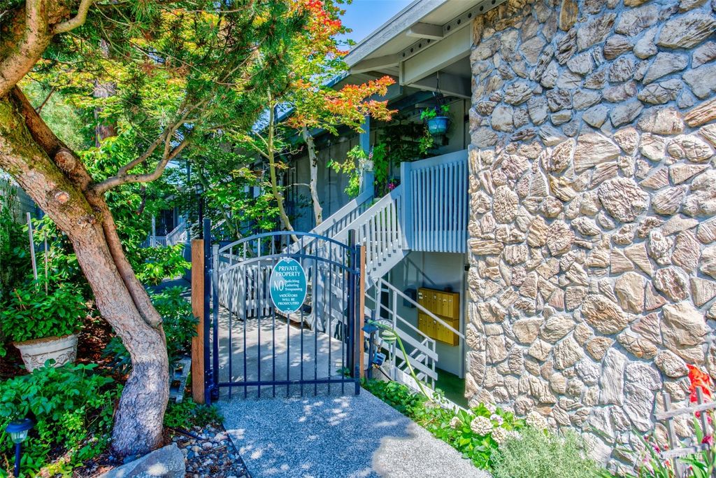 Photo of 7064 35th Avenue NE #12, Seattle, WA 98115 (MLS # 2148890)