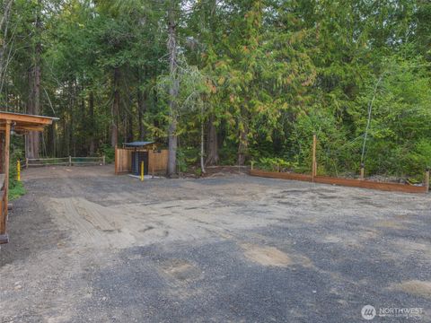 5441 E Grapeview Loop Road Allyn WA 98524