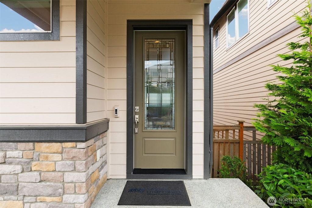 Photo of 1297 Westridge Way NE, Issaquah, WA 98029 (MLS # 2395796)