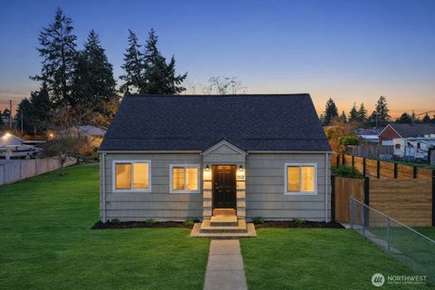 11112 9th Court S Tacoma WA 98444