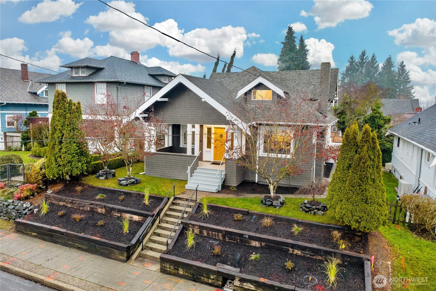 2216 N Proctor Street 1