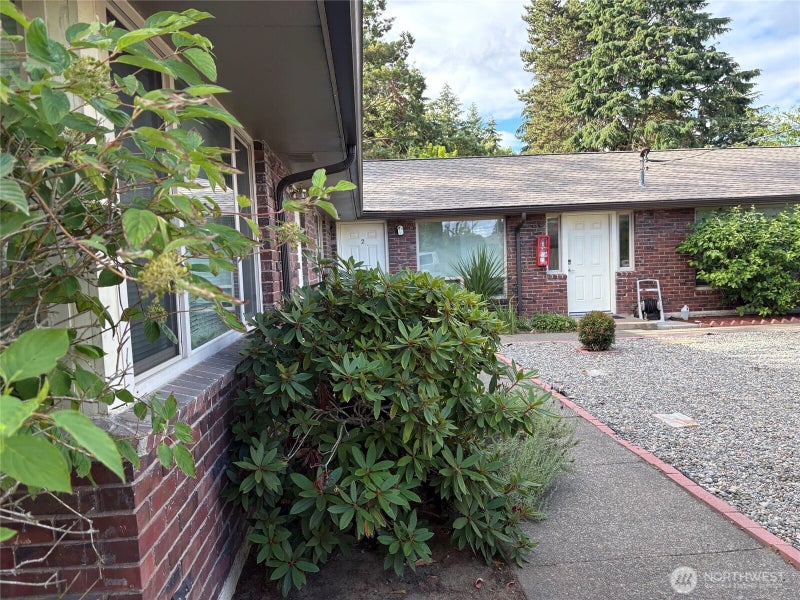 158 S 152nd Street