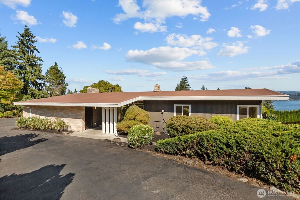 Photo of 2606 170th Avenue SE, Bellevue, WA 98008 (MLS # 2421085)