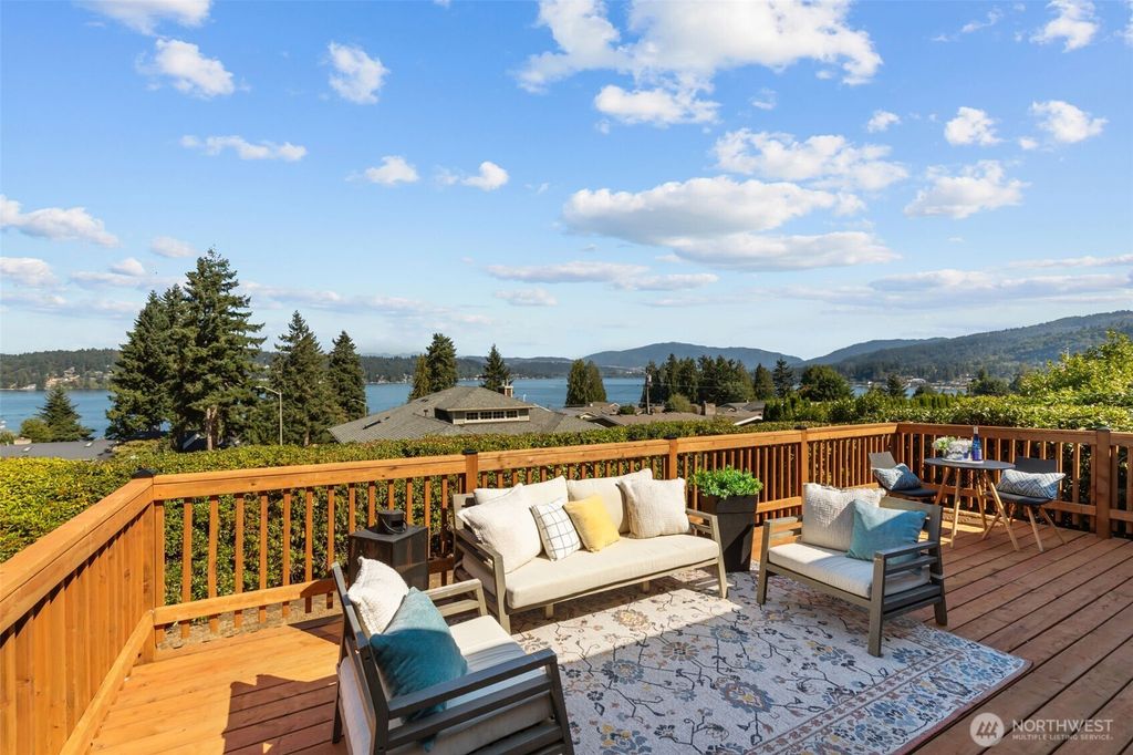 Photo of 2606 170th Avenue SE, Bellevue, WA 98008 (MLS # 2421085)