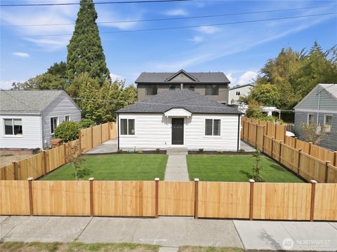 Photo of 4415 N 14th Street, Tacoma, WA 98406 (MLS # 2586116)