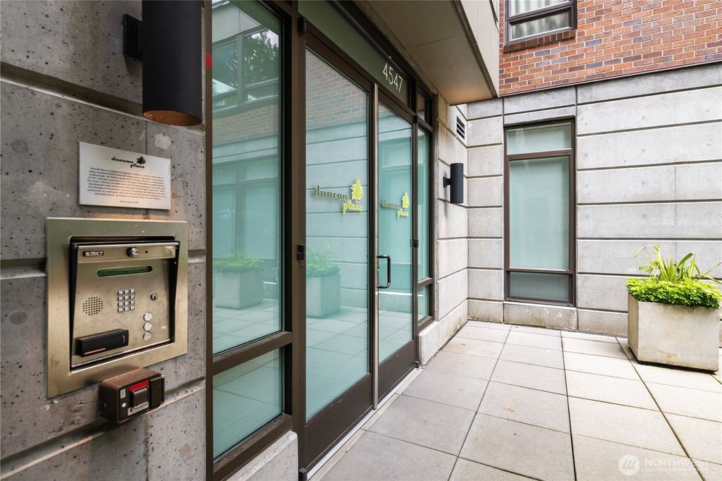 Photo of 4547 8th Avenue NE #308, Seattle, WA 98105 (MLS # 2365493)