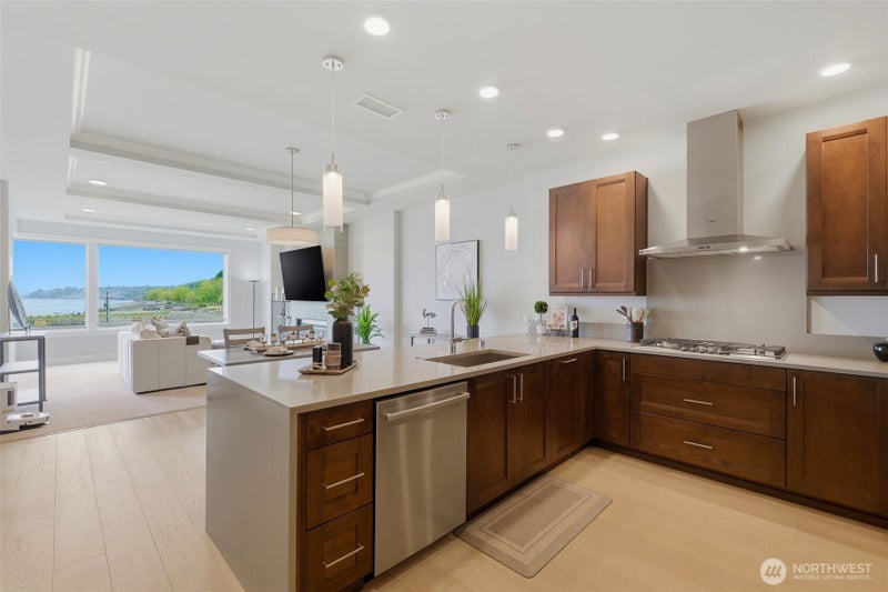 4907 Main Street 214
