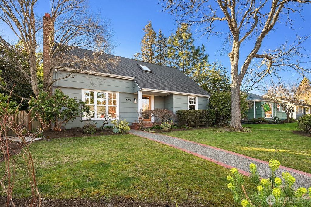 Photo of 5731 58th Avenue NE, Seattle, WA 98105 (MLS # 2333796)