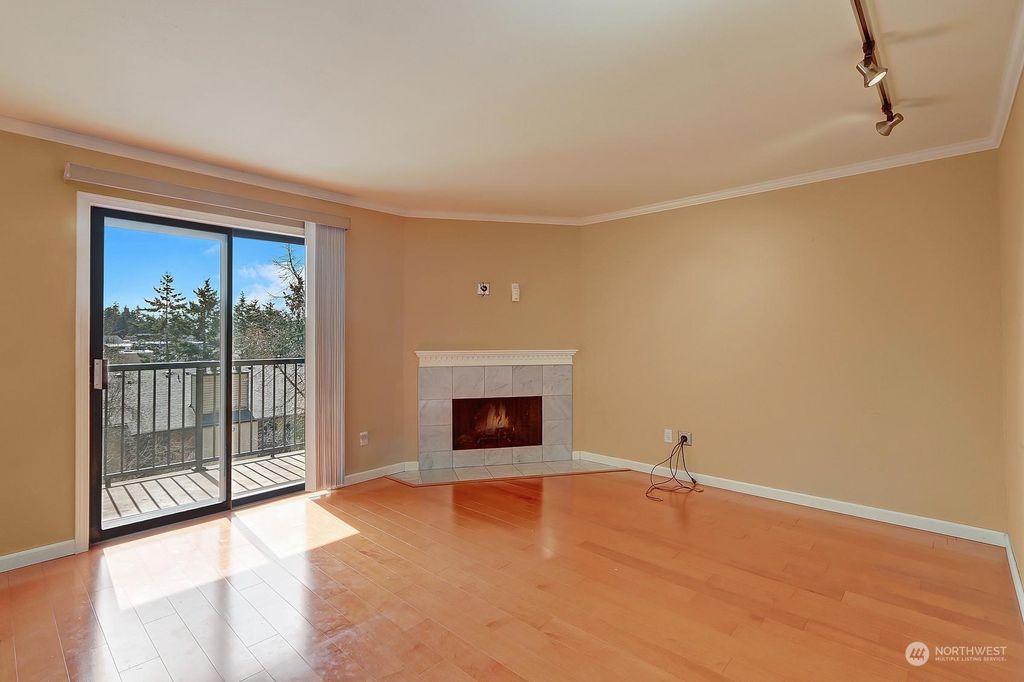 Photo of 12525 NE 145th Place #F106, Kirkland, WA 98034 (MLS # 2045905)