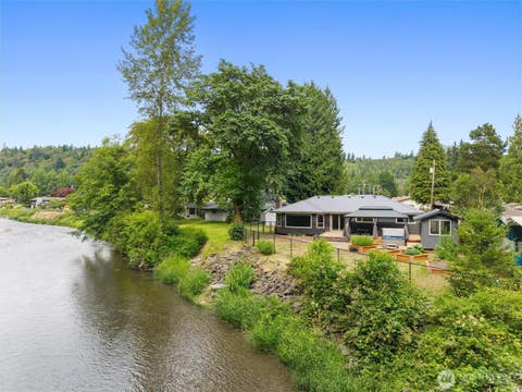 Photo of 1121 Shelton Avenue SE, Renton, WA 98058 (MLS # 2540659)