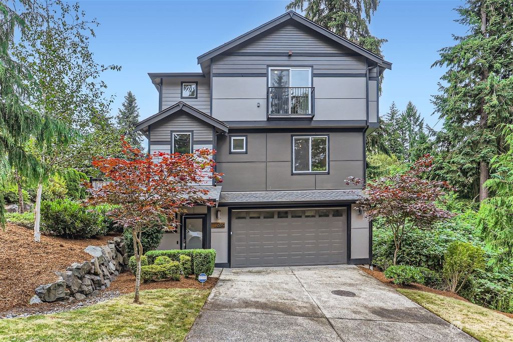 Photo of 6819 NE 155th Place, Kenmore, WA 98028 (MLS # 2265926)