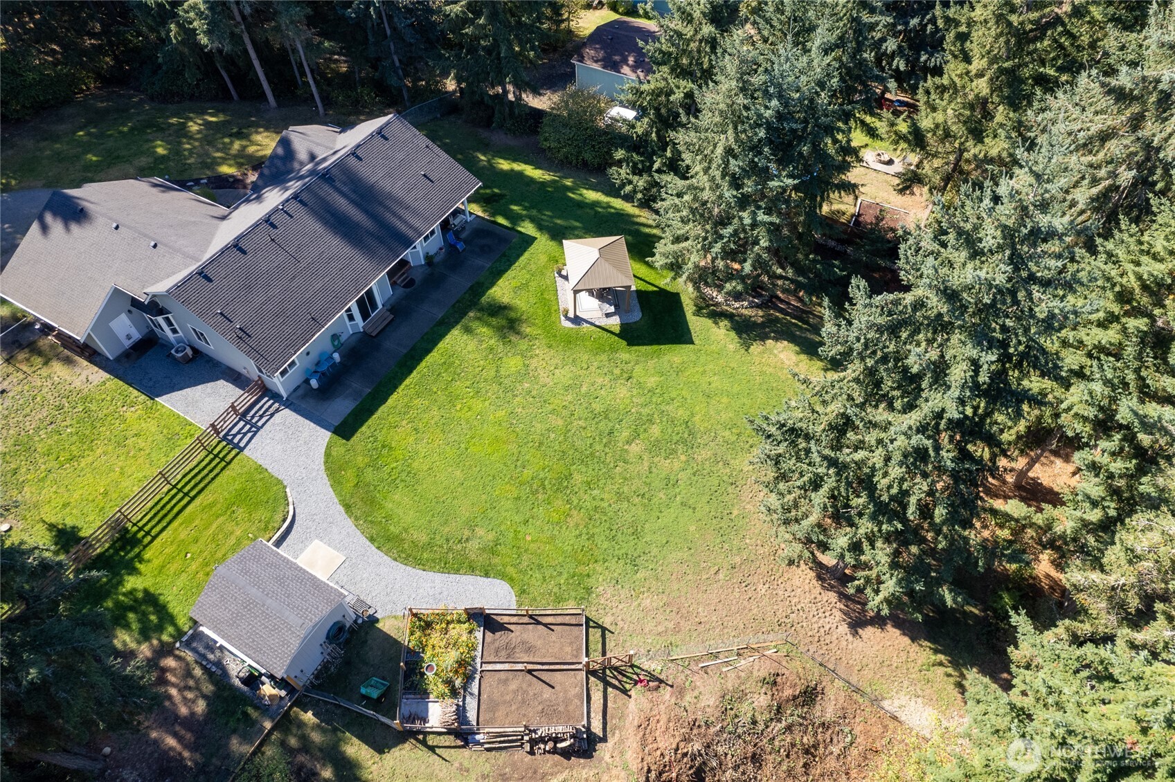 10609 197th Street E