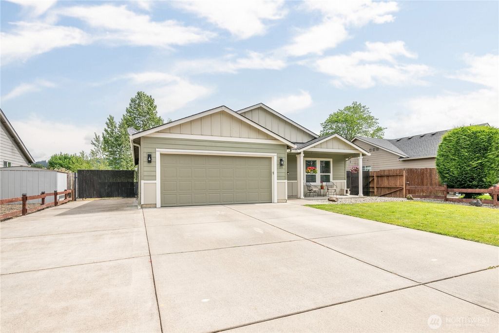 Photo of 135 Haley Drive, Longview, WA 98632 (MLS # 2524657)