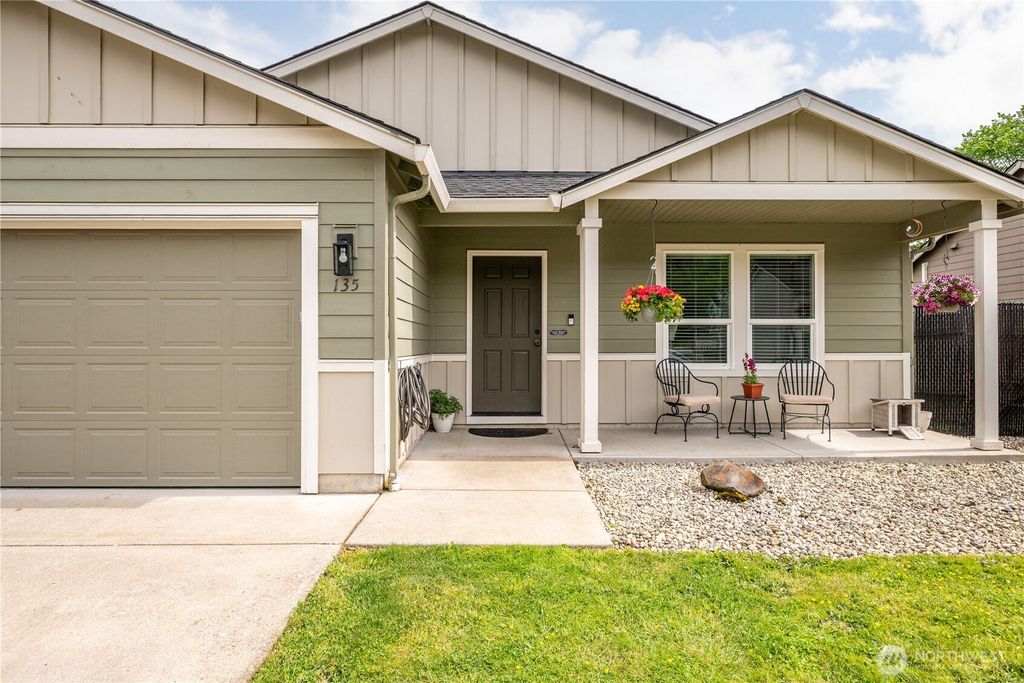 Photo of 135 Haley Drive, Longview, WA 98632 (MLS # 2524657)