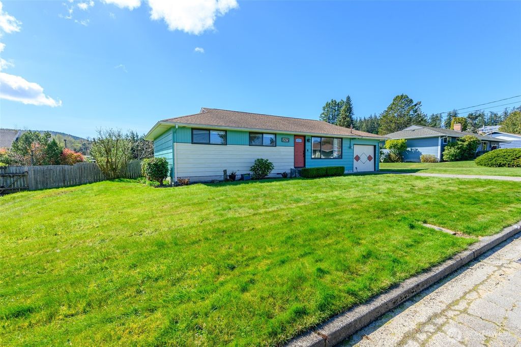 Photo of 1805 37th Street, Anacortes, WA 98221 (MLS # 2505651)