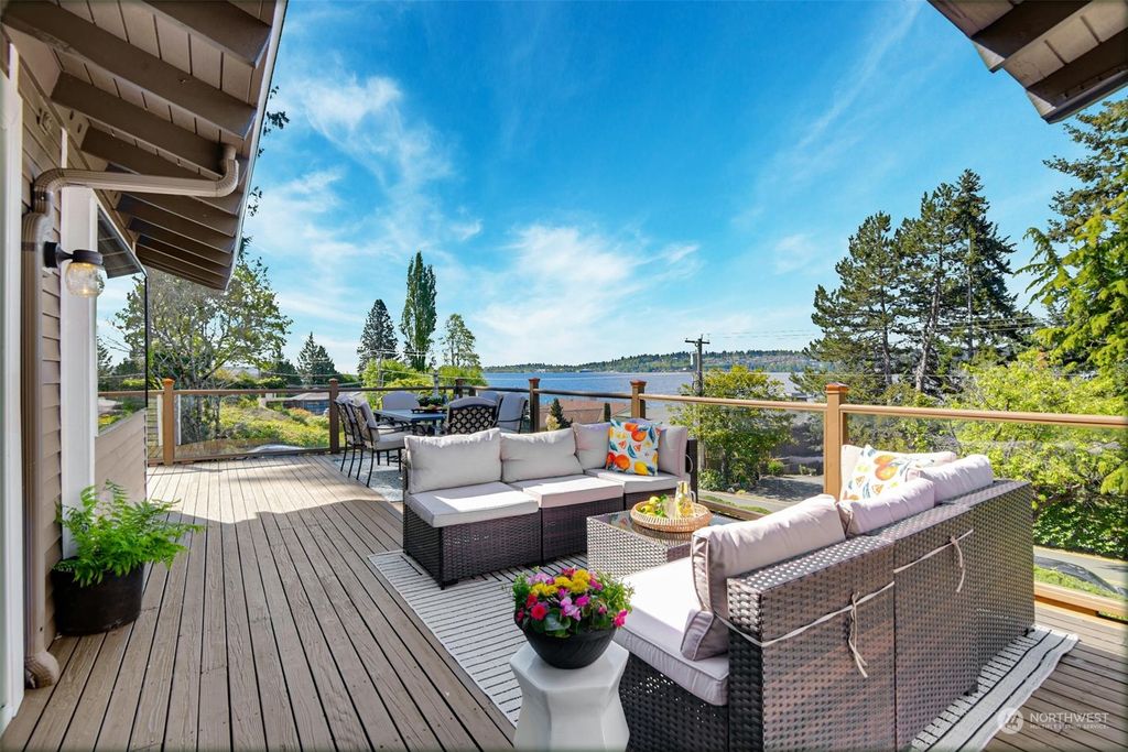 Photo of 12534 Holmes Point Drive NE, Kirkland, WA 98034 (MLS # 2251146)