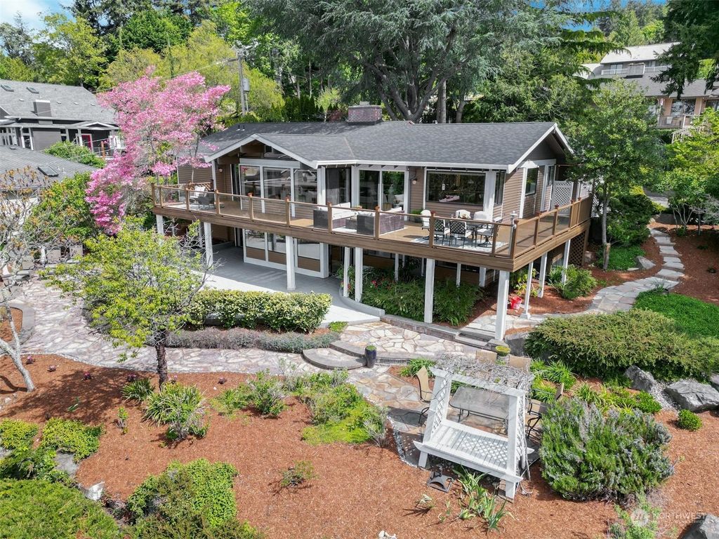 Photo of 12534 Holmes Point Drive NE, Kirkland, WA 98034 (MLS # 2251146)
