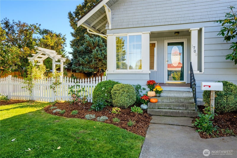 1709 Front Street