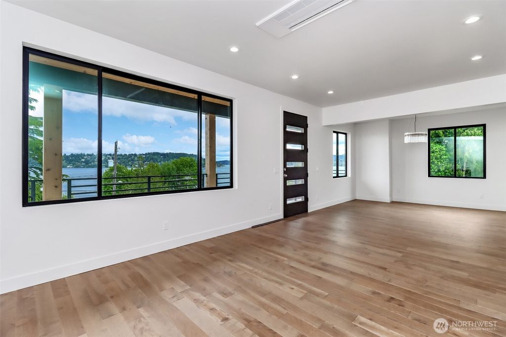 Photo of 7253 S Taft Street, Seattle, WA 98178 (MLS # 2382917)