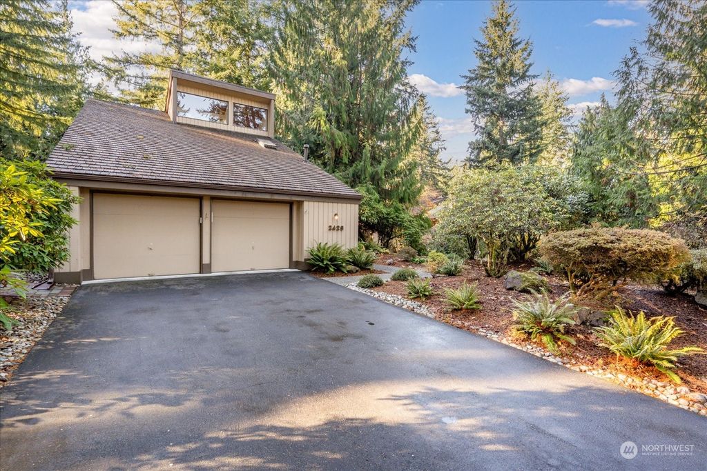 Photo of 2429 209th Avenue NE, Sammamish, WA 98074 (MLS # 2177552)