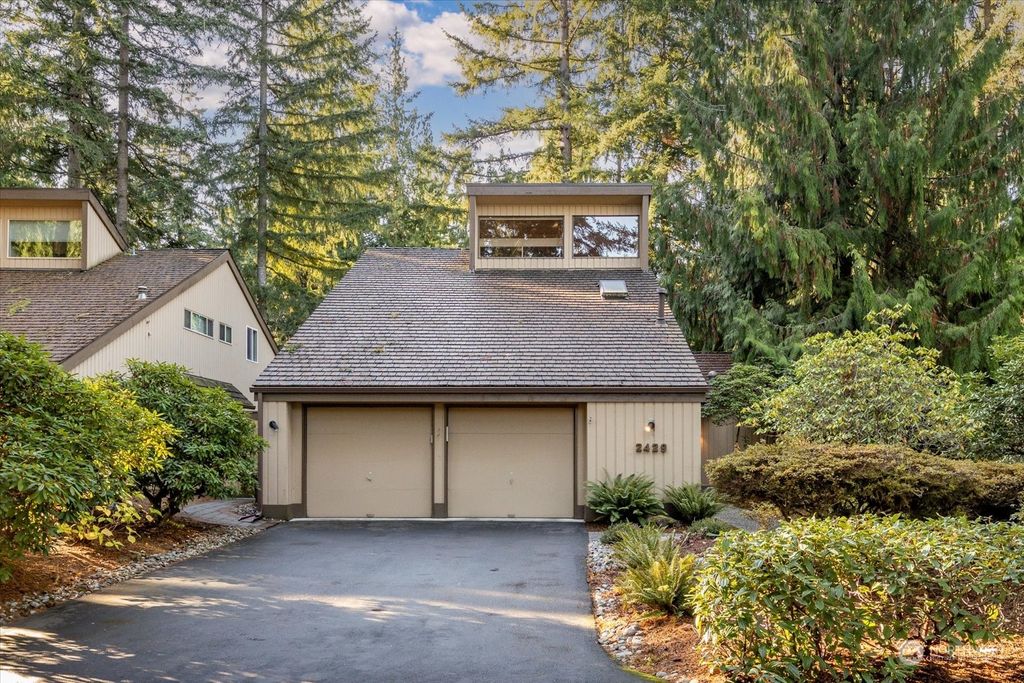 Photo of 2429 209th Avenue NE, Sammamish, WA 98074 (MLS # 2177552)