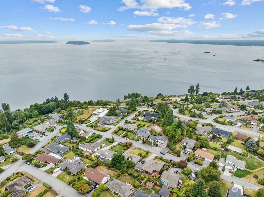 Photo of 610 View Ridge Drive, Everett, WA 98203 (MLS # 2148081)