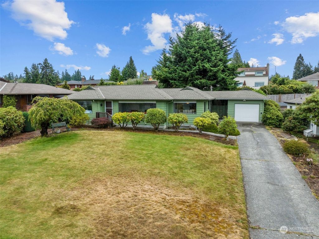 Photo of 610 View Ridge Drive, Everett, WA 98203 (MLS # 2148081)