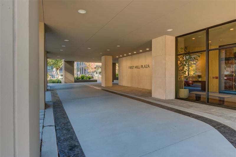 1301 Spring Street 19I