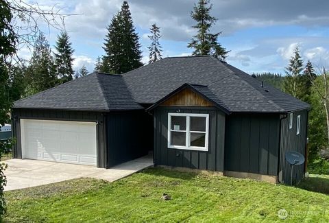 Photo of 118 Timberline Drive, Castle Rock, WA 98611 (MLS # 2380031)