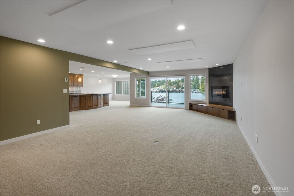 Photo of 387 101st Avenue SE #202-F, Bellevue, WA 98004 (MLS # 2514192)