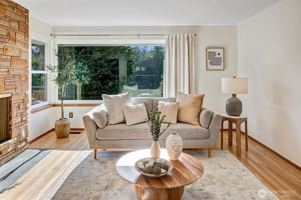 Photo of 7571 45th Avenue SW, Seattle, WA 98136 (MLS # 2530511)