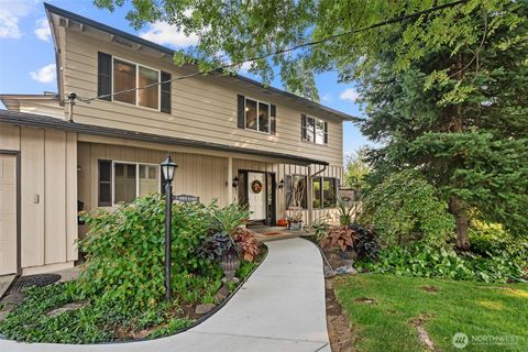 Photo of 9 N Elliott Avenue, Wenatchee, WA 98801 (MLS # 2437123)